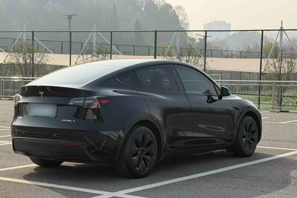 Tesla Model Y 2024, 56700 км, за 27628 USD - фото 13