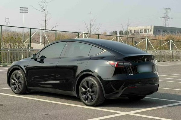 Tesla Model Y 2024, 56700 км, за 27628 USD - фото 14