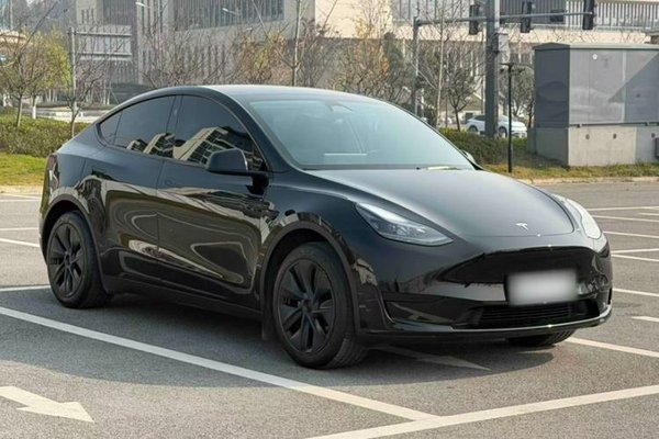 Tesla Model Y 2024, 56700 км, за 27628 USD - фото 15
