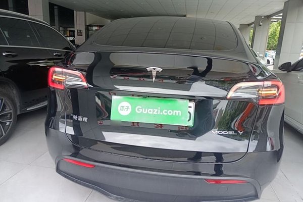 Tesla Model Y 2024, 56700 км, за 27628 USD