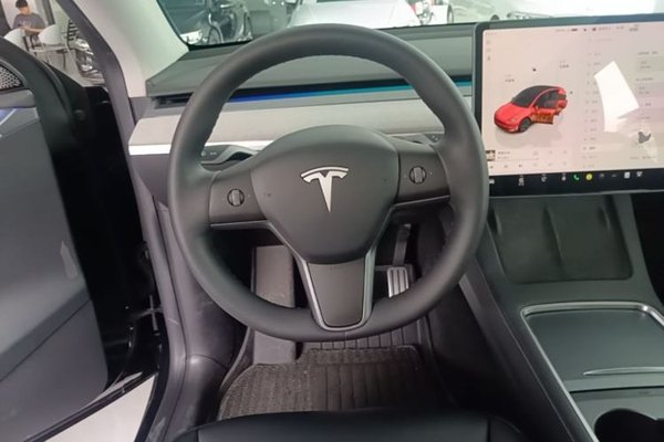 Tesla Model Y 2024, 56700 км, за 27628 USD - фото 18