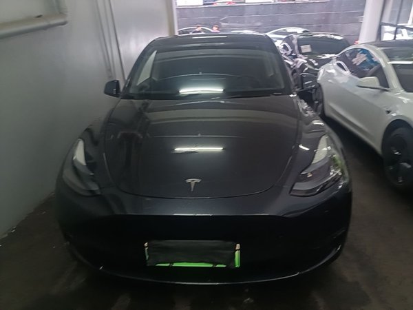 Tesla Model Y 2024, 13600 км, за 35449 USD
