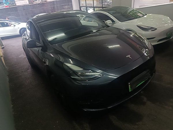 Tesla Model Y 2024, 13600 км, за 35449 USD