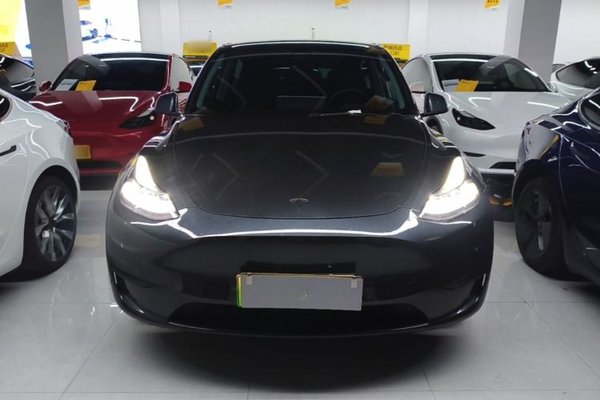 Tesla Model Y 2024, 15100 км, за 30791 USD