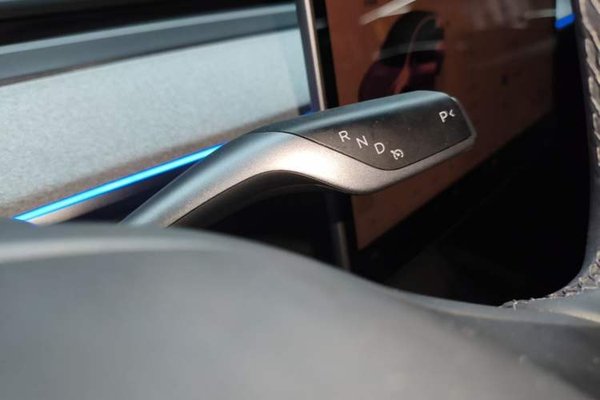 Tesla Model Y 2024, 15100 км, за 30791 USD - фото 21