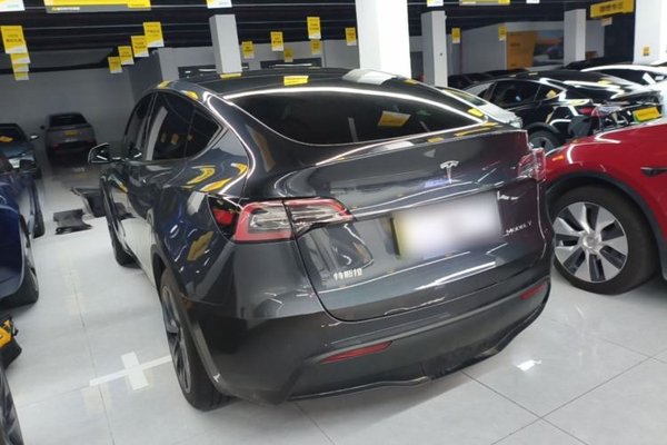 Tesla Model Y 2024, 15100 км, за 30791 USD