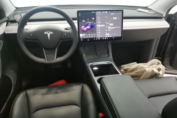 Tesla Model Y 2024, 28200 км, за 30532 USD - фото 13