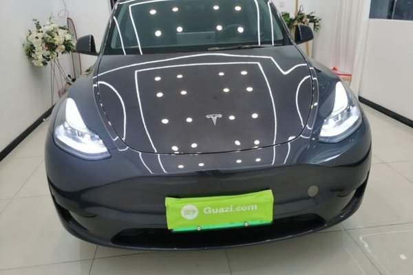 Tesla Model Y 2024, 28200 км, за 30532 USD