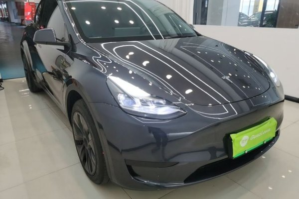 Tesla Model Y 2024, 28200 км, за 30532 USD