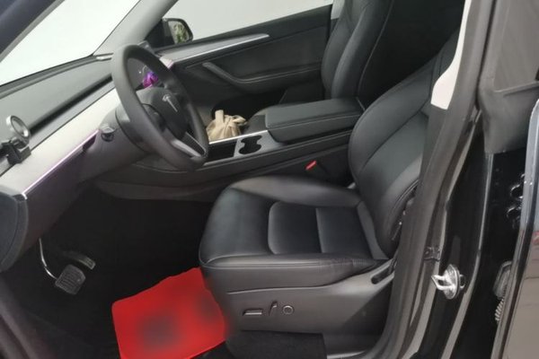 Tesla Model Y 2024, 28200 км, за 30532 USD - фото 18