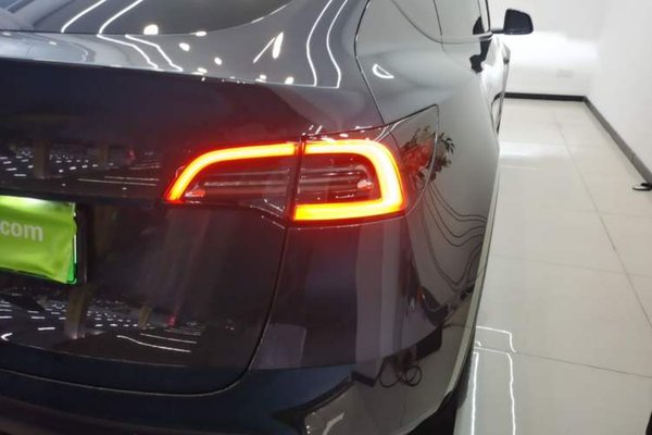 Tesla Model Y 2024, 28200 км, за 30532 USD - фото 7