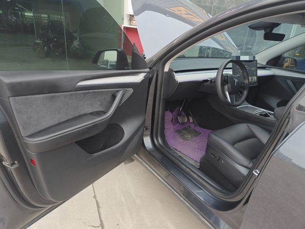 Tesla Model Y 2024, 39400 км, за 30763 USD - фото 9