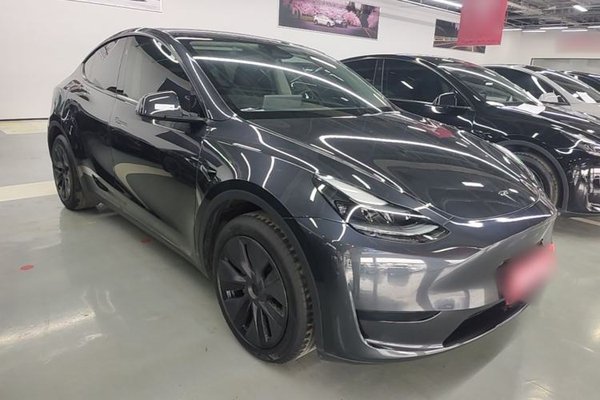 Tesla Model Y 2024, 41200 км, за 28432 USD