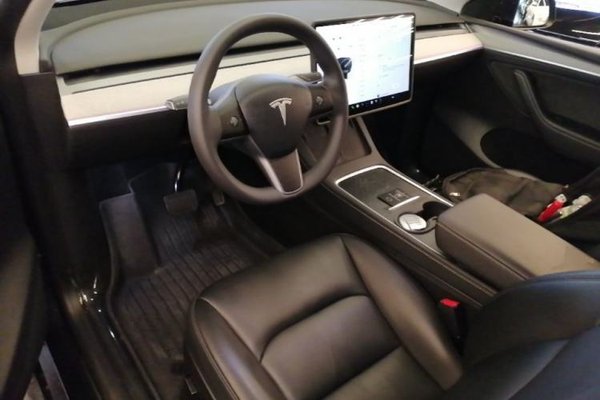 Tesla Model Y 2024, 43200 км, за 28275 USD - фото 12