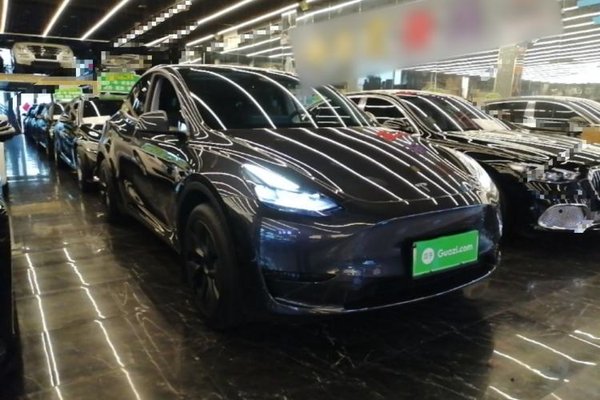 Tesla Model Y 2024, 43200 км, за 28275 USD