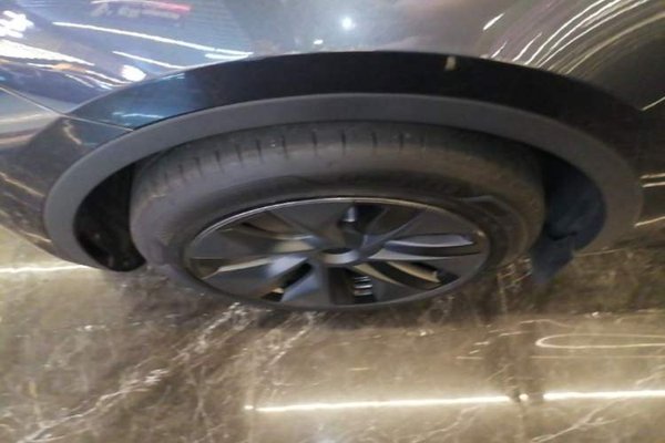 Tesla Model Y 2024, 43200 км, за 28275 USD - фото 10