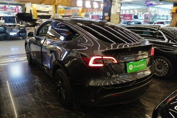 Tesla Model Y 2024, 43200 км, за 28275 USD
