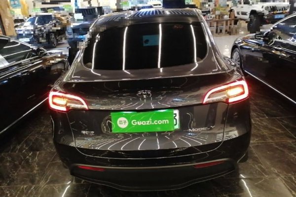 Tesla Model Y 2024, 43200 км, за 28275 USD