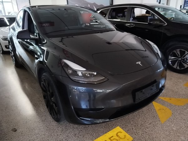 Tesla Model Y 2024, 44200 км, за 29484 USD