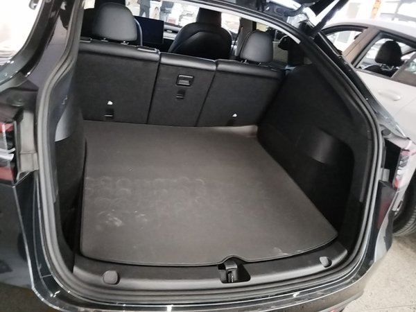 Tesla Model Y 2024, 44200 км, за 29484 USD - фото 22