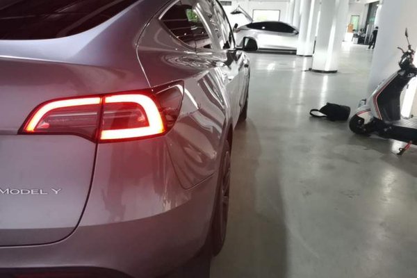 Tesla Model Y 2024, 49700 км, за 28944 USD - фото 9