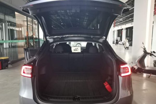 Tesla Model Y 2024, 49700 км, за 28944 USD - фото 22