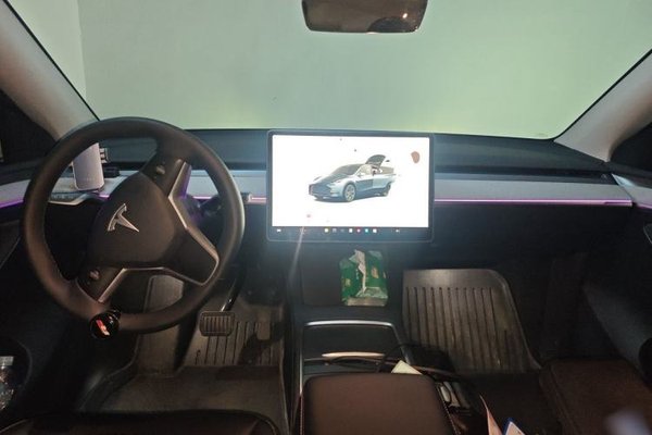 Tesla Model Y 2024, 85100 км, за 30724 USD - фото 6