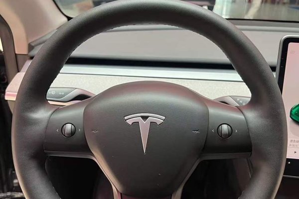Tesla Model Y 2024, 44400 км, за 28080 USD - фото 37