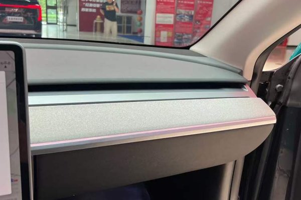 Tesla Model Y 2024, 44400 км, за 28080 USD - фото 38