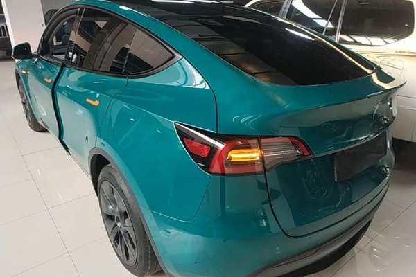 Tesla Model Y 2024, 44400 км, за 28080 USD