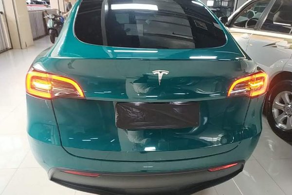 Tesla Model Y 2024, 44400 км, за 28080 USD