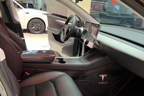 Tesla Model Y 2024, 44400 км, за 28080 USD - фото 27