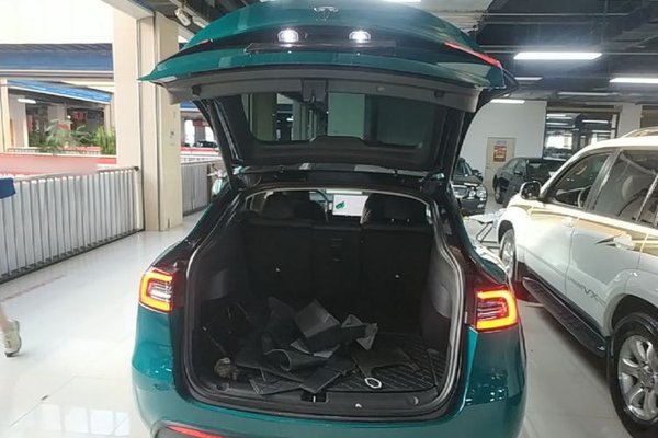 Tesla Model Y 2024, 44400 км, за 28080 USD - фото 30