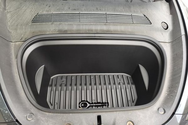 Tesla Model Y 2024, 36800 км, за 28783 USD - фото 21