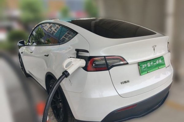 Tesla Model Y 2024, за 26120 USD