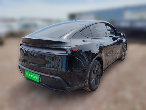 Tesla Model Y 2025, 12200 км, за 34152 USD