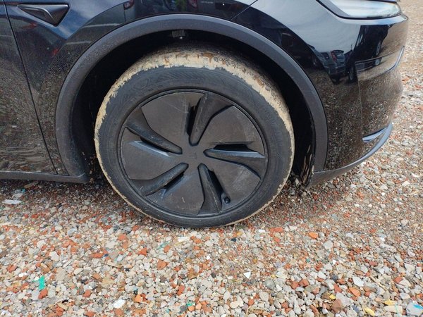 Tesla Model Y 2025, 12200 км, за 34152 USD
