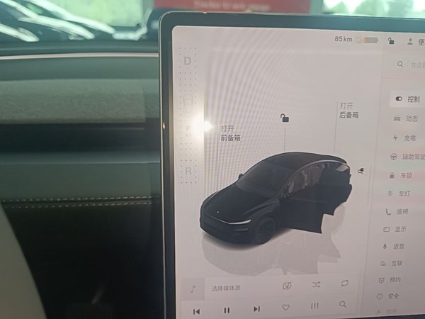 Tesla Model Y 2025, 14900 км, за 35820 USD - фото 7
