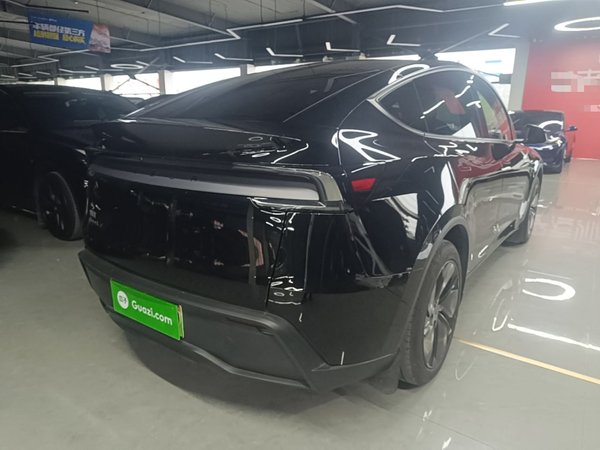 Tesla Model Y 2025, 14900 км, за 35820 USD - фото 18