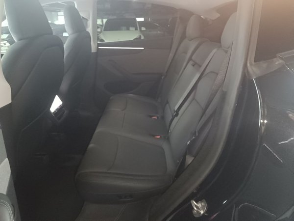 Tesla Model Y 2025, 14900 км, за 35820 USD - фото 10