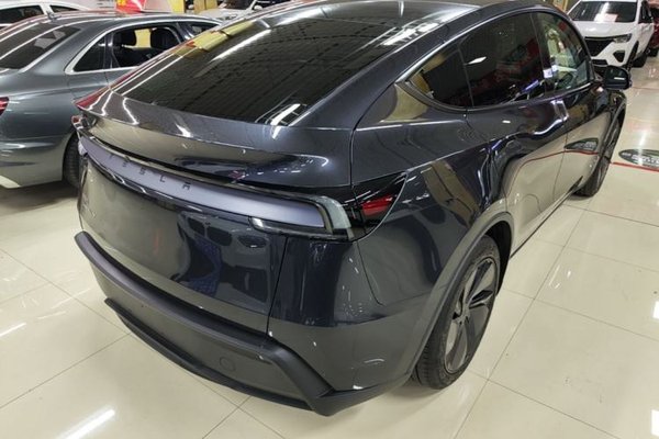 Tesla Model Y 2025, 14000 км, за 32859 USD - фото 6