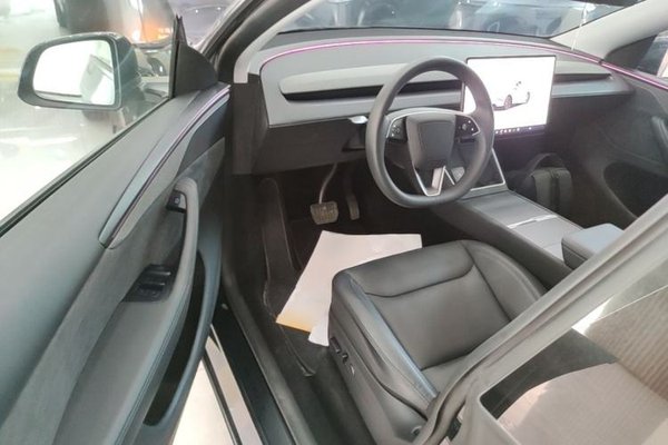 Tesla Model Y 2025, 18700 км, за 40126 USD - фото 18