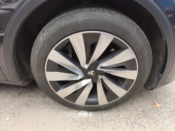 Tesla Model Y 2025, 55900 км, за 32207 USD