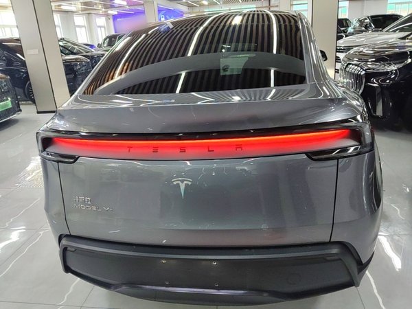 Tesla Model Y 2025, 8000 км, за 42025 USD