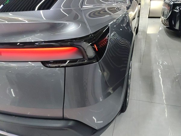 Tesla Model Y 2025, 8000 км, за 42025 USD - фото 7