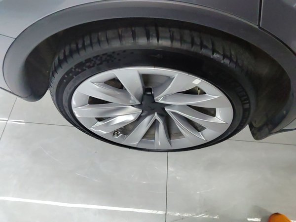 Tesla Model Y 2025, 8000 км, за 42025 USD - фото 10
