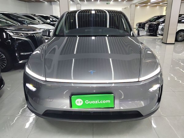 Tesla Model Y 2025, 8000 км, за 42025 USD