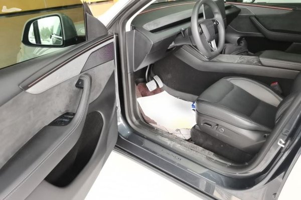 Tesla Model Y 2025, 21300 км, за 39926 USD - фото 19