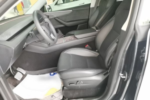 Tesla Model Y 2025, 21300 км, за 39926 USD - фото 18