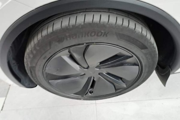 Tesla Model Y 2025, 21300 км, за 39926 USD - фото 8